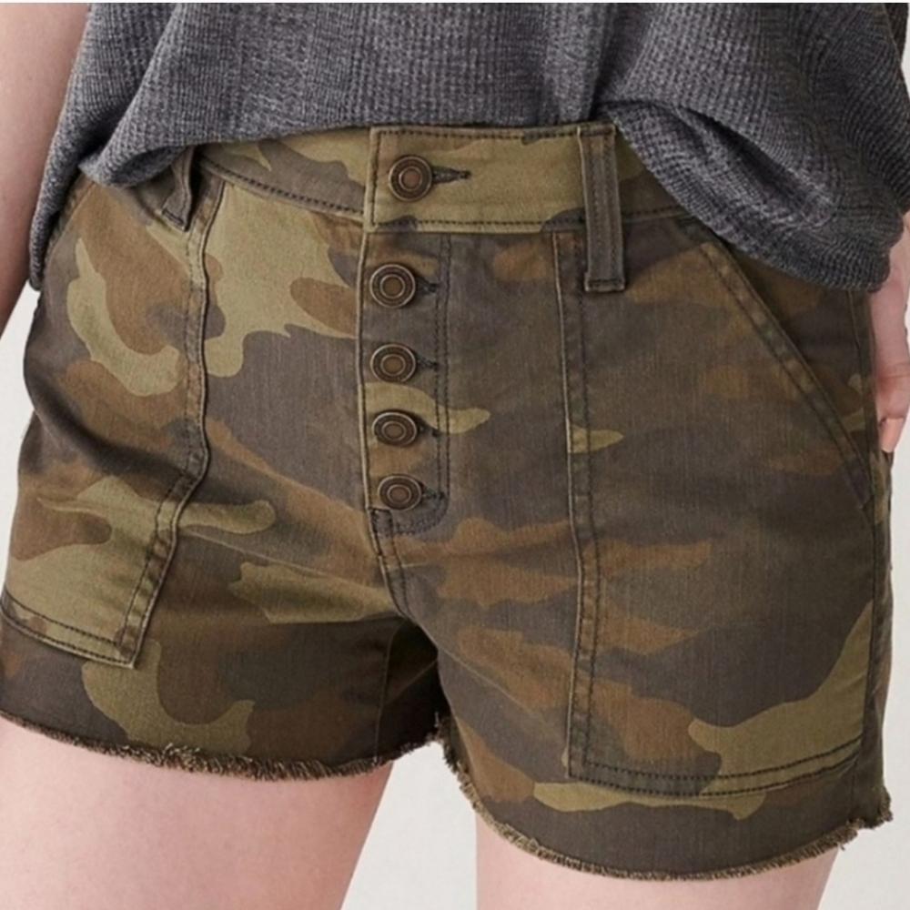 Camo High Rise Utility Shorts Button Fly Green Cutoff Juniors 3 NWT - Picture 4 of 4